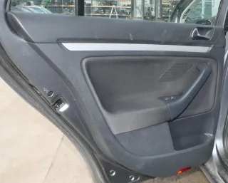 1x VW Golf Variant Kombi AJ5 Türverkleidung Verkleidung Tür hinten links schwarz - Bild 3