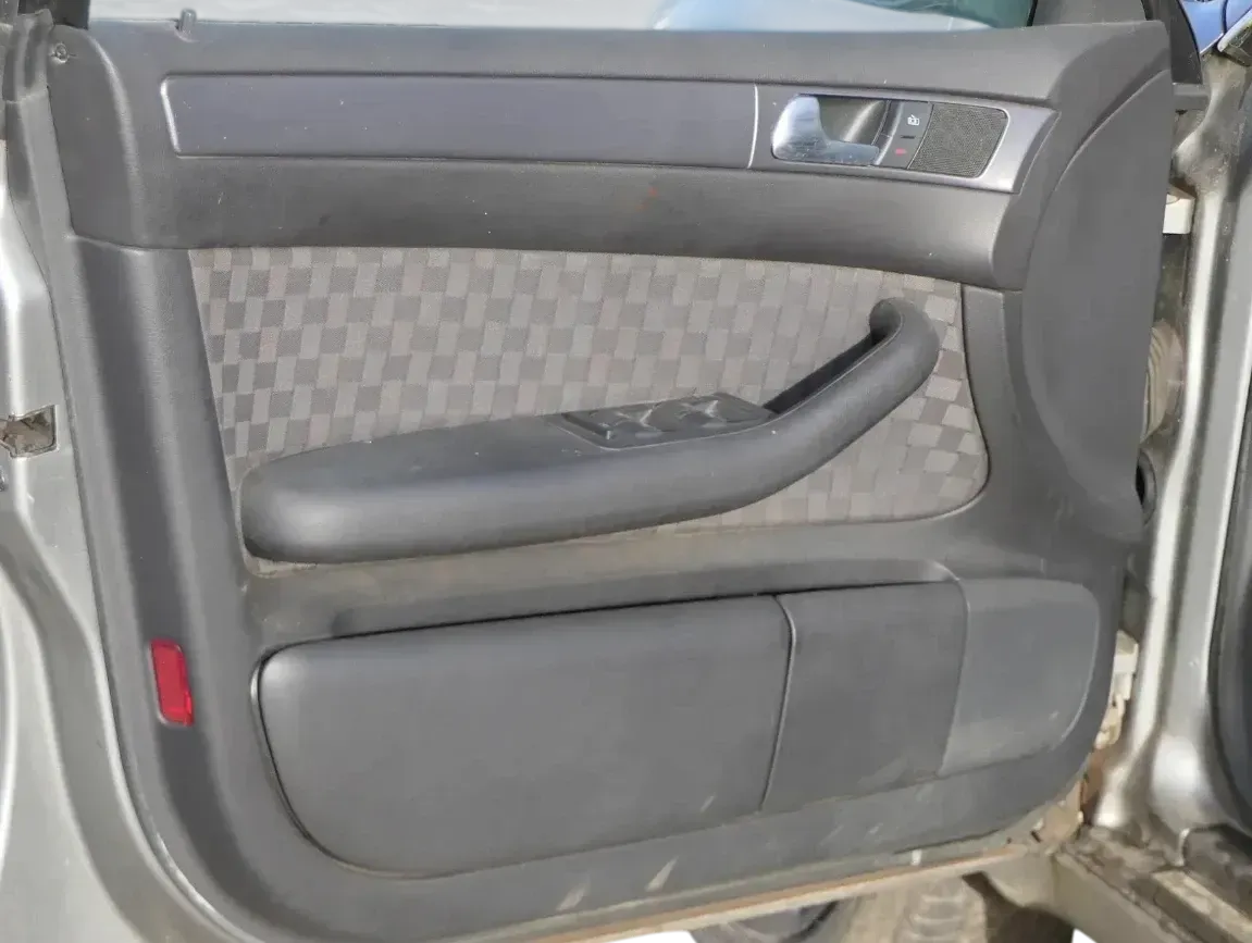 1x A6 4B Türverkleidung Verkleidung Tür vorne links schwarz - Bild 1