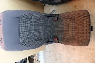 VW Touran 1T Sitz hinten mitte mittig (1. Reihe) Rücksitz anthrazit - 116060 - Bild 1