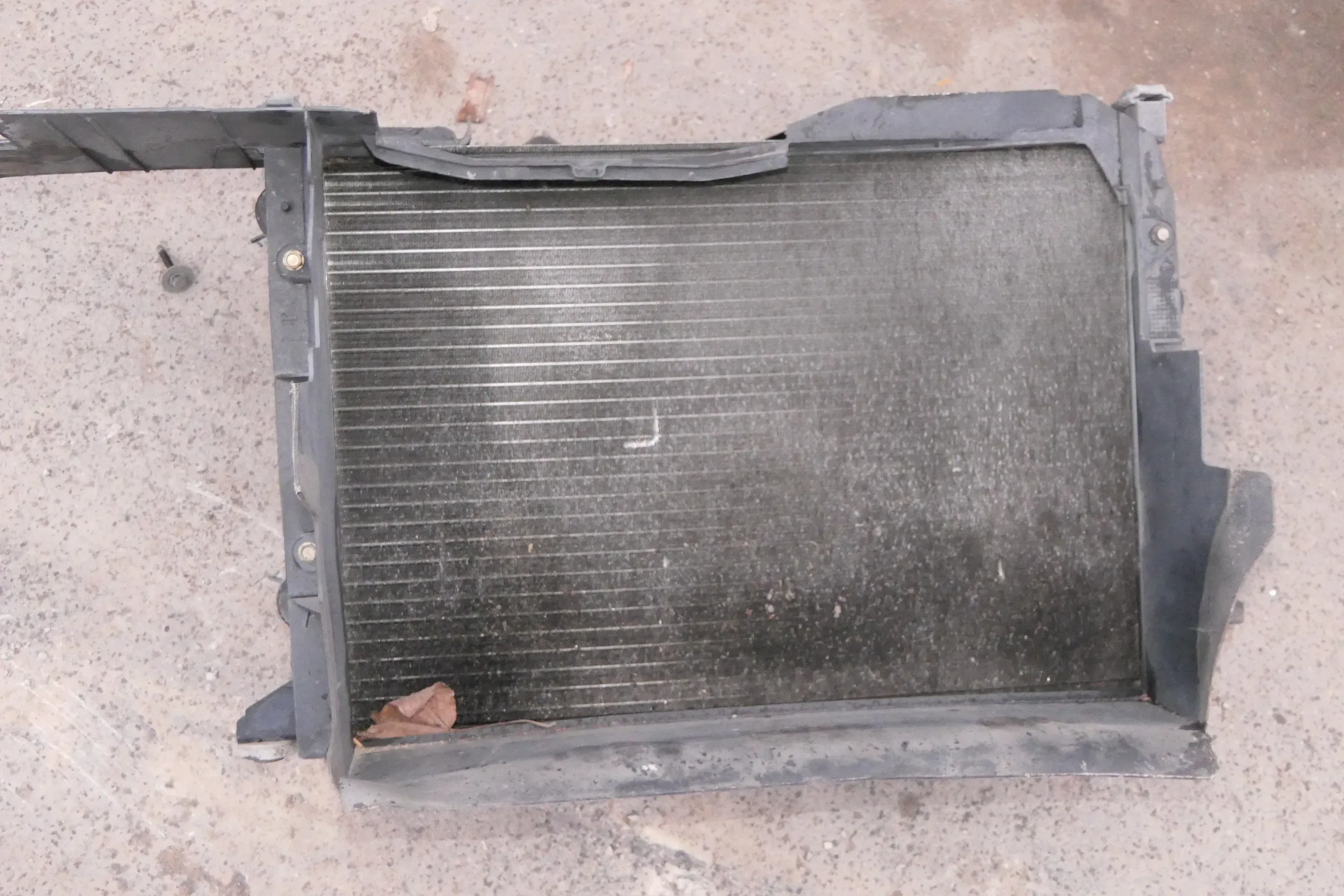 VW Passat 35i 3A Kühler Wasserkühler Lüfter 3A0121253AA 3A0 121 253 AA 1Z AFN - Bild 1