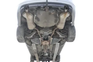 Audi A6 4B Quattro Auspuff Endschalldämpfer + Mittelschalldämpf hinten 2,5 TDI - Bild 1
