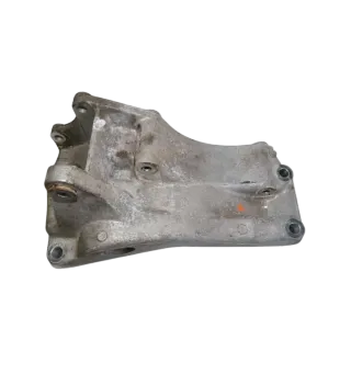 VW Polo 6N2 Halter Konsole Lichtmaschine Träger 030145167D ohneKlima - Bild 1