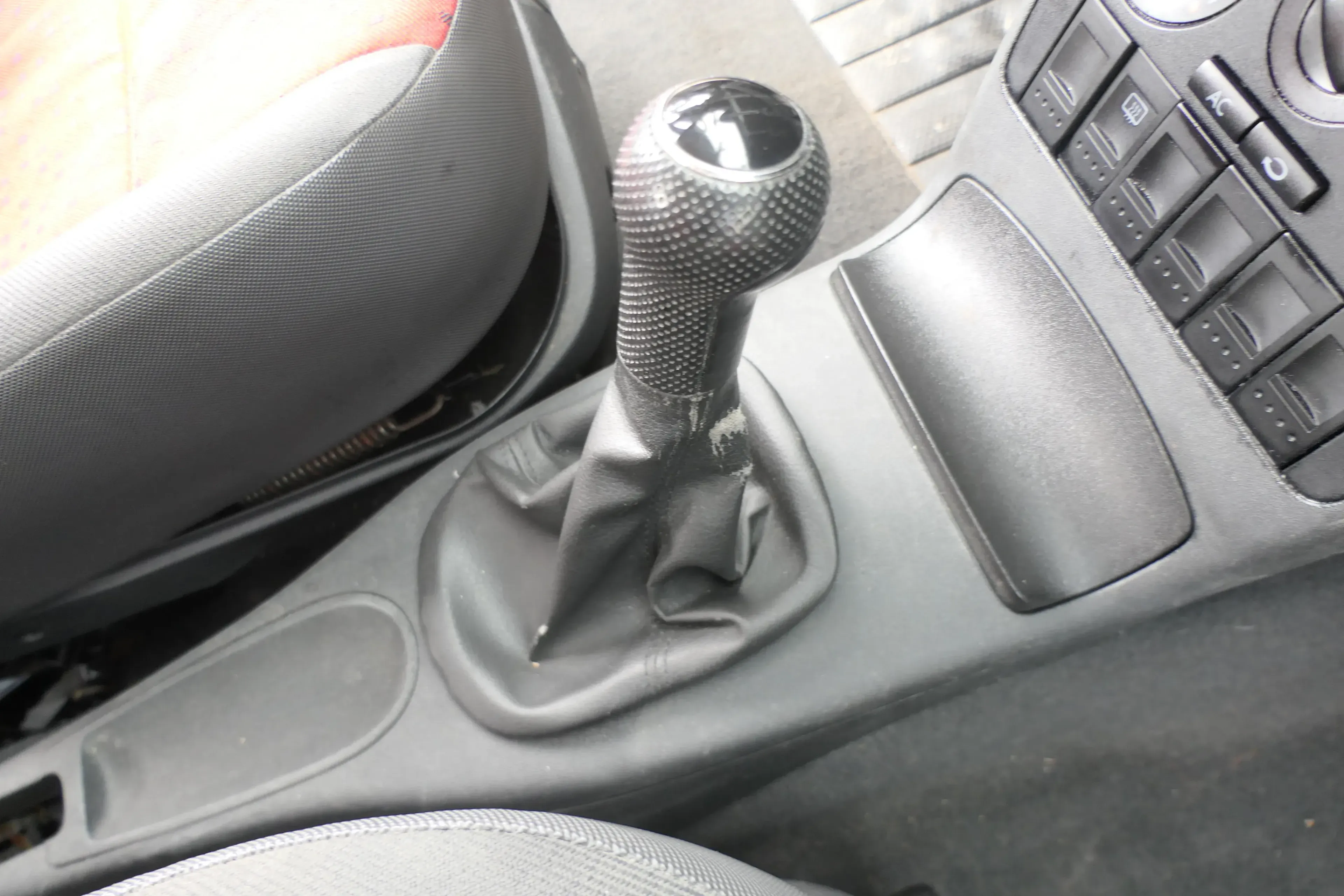 VW Lupo Polo 6N2 Schaltknauf Schaltsack Schaltung Schaltknüppel schwarz - Bild 1
