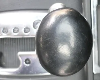 Audi A6 4B Griff Knopf Automatik Schaltknauf Schalthebel Leder schwarz - Bild 2