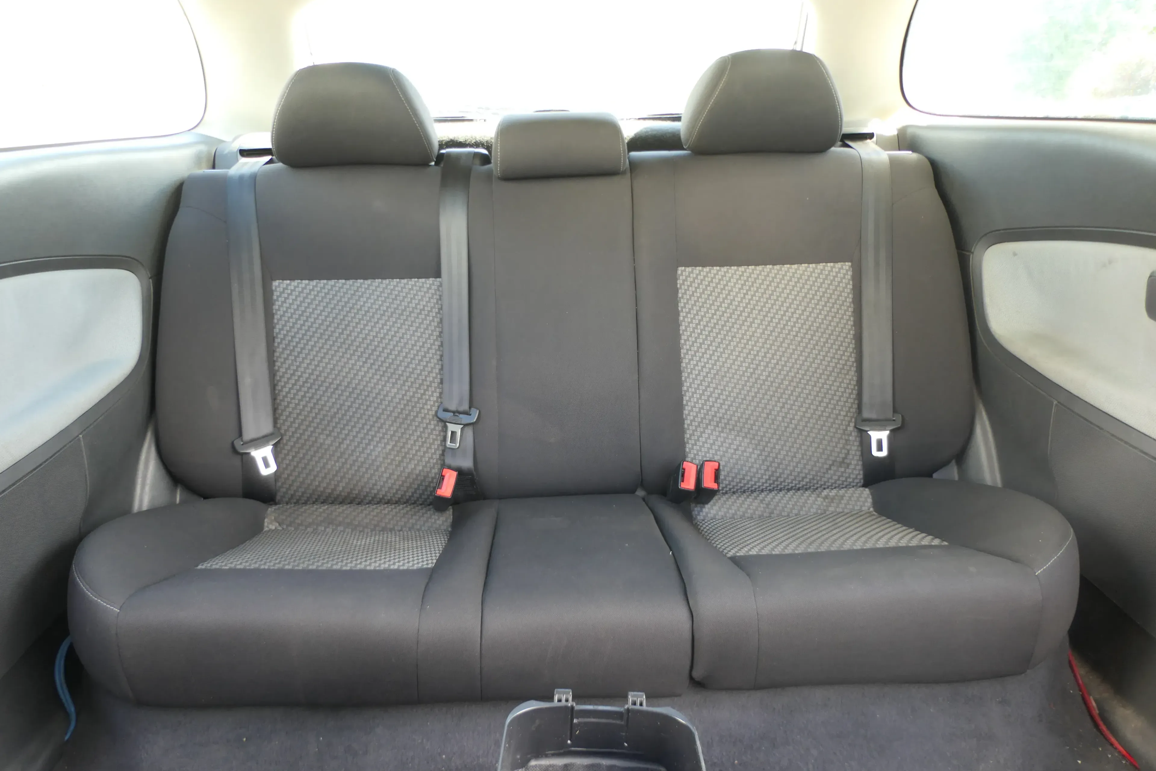 Seat Ibiza 6L Rückbank Rücksitzbank Sitz mit Kopfstütze Sitzbank 3-Punkt Sitze - Bild 1