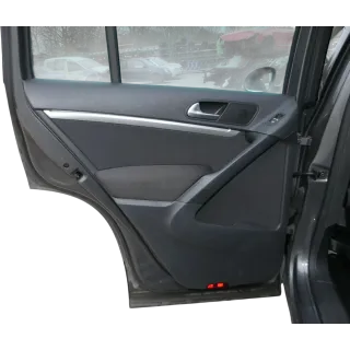 VW Tiguan 5N 1x Türverkleidung Verkleidung Tür hinten links schwarz - Bild 1