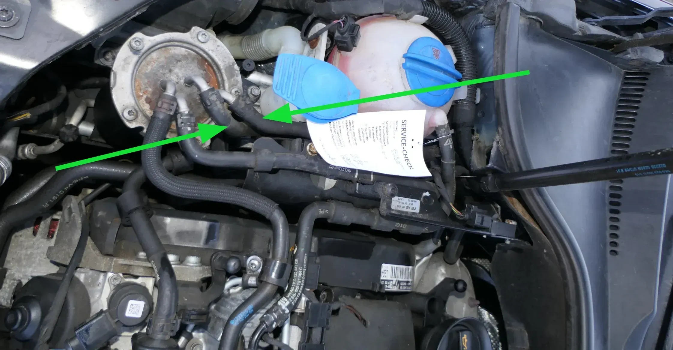 Golf 6 A3 8P 2,0 TDI Leitung Leitungen Kraftstoffleitung Rohre Rohr 1K0130295AB - Bild 1