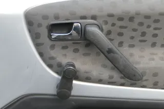 1x VW Lupo Arosa Türverkleidung Verkleidung Tür vorne rechts oben schwarz - Bild 2