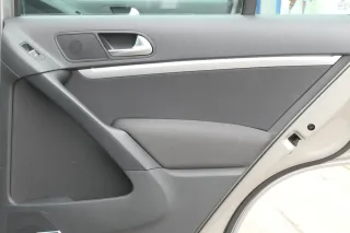 VW Tiguan 5N Türverkleidung Verkleidung Tür vorne+hinten Dynaudio schwarz - Bild 12