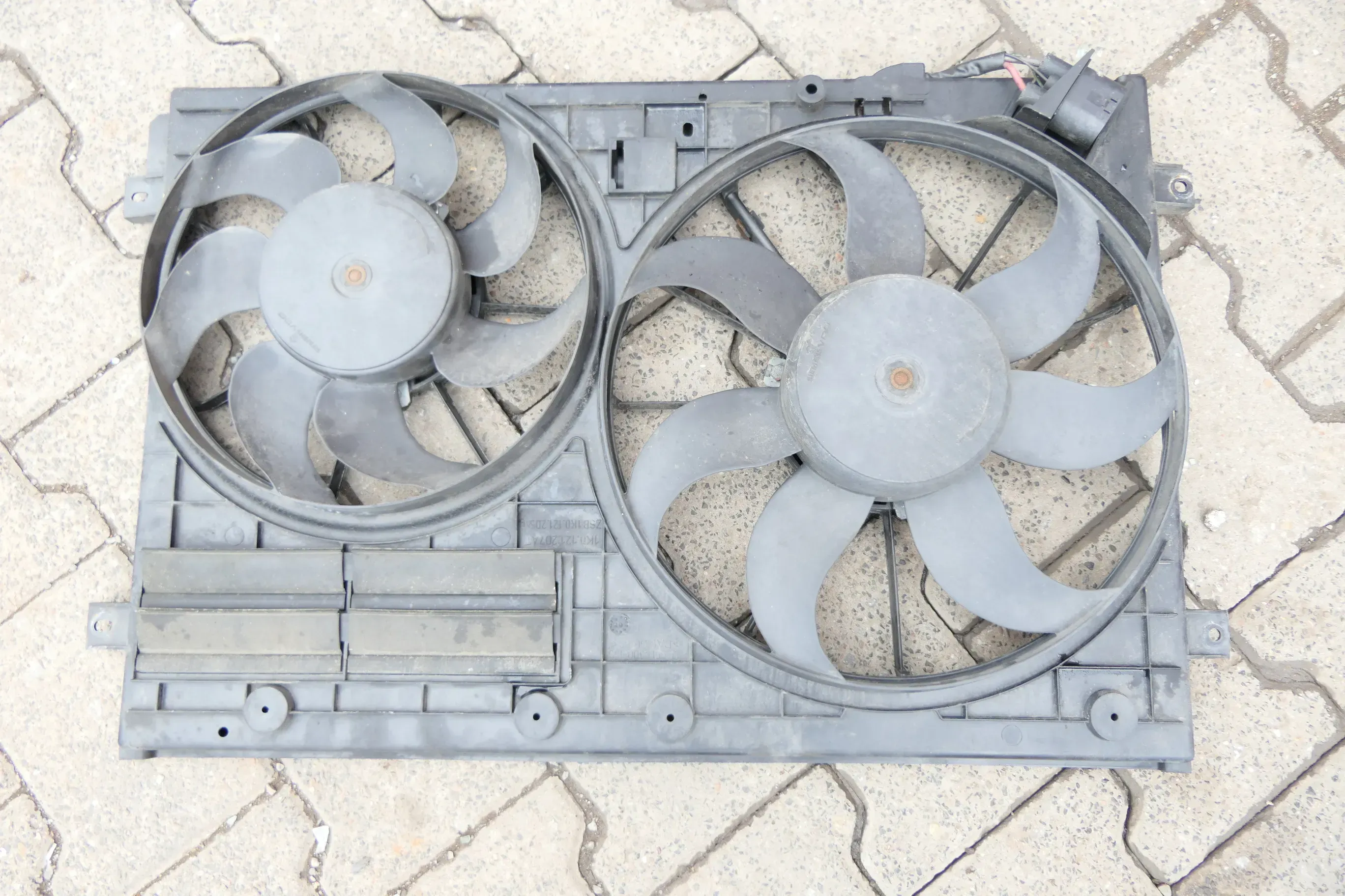 VW Golf 5 Lüfterzarge Lüfter Kühlerlüfter Klimaanlage 1K0959455DT Eos Touran - Bild 1