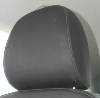 1x Audi A4 B8 8K Kopfstütze vorne rechts oder links schwarz /soul vorn 8K0885921 - Bild 2