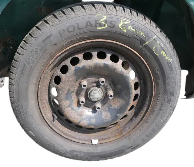 4x A4 B5 A6 4B Passat 3BG Felgen Reifen Winterreifen M+S 195/65 R15 91T 6-8mm - Bild 1