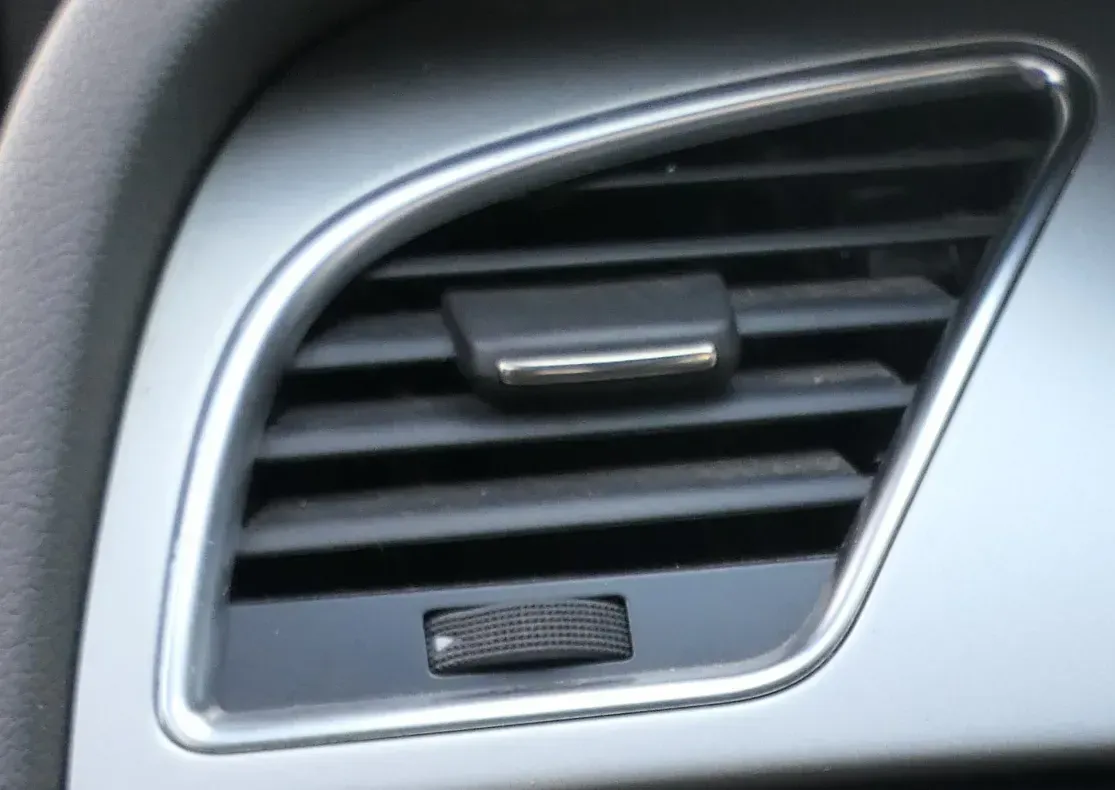 Audi A5 A4 8K B8 Lüftungsdüse Düse Lüftung vorne links 8K1820901B - Bild 1