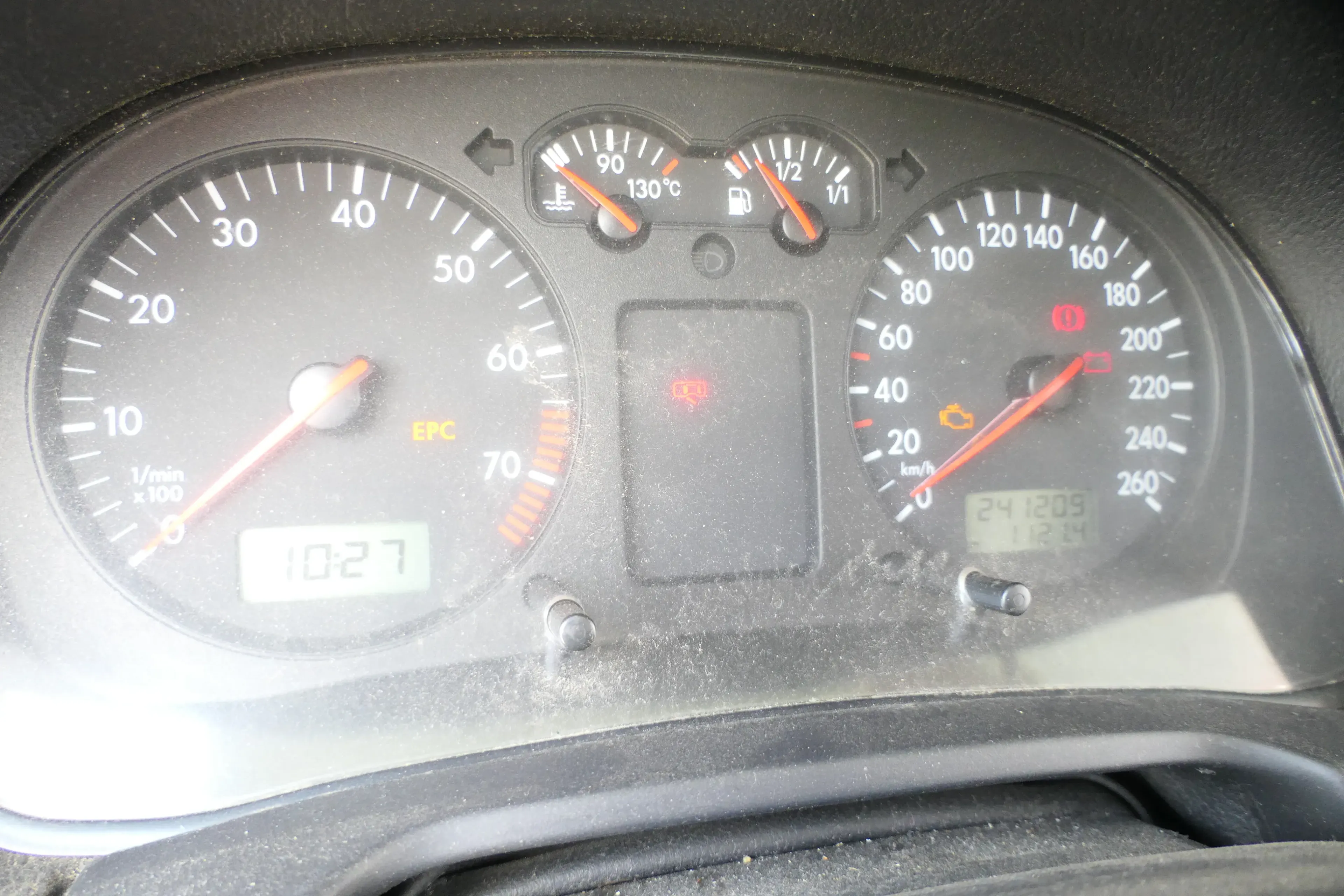 VW Golf 4 Tacho Tachometer Kombiinstrument 241.000km 1J0920806B 1,6-2,8 - Bild 1
