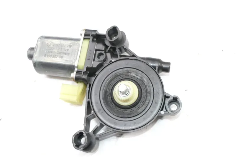 VW Golf 7 ektrischer Fensterheber Motor vorne rechts 5Q0959802B 4/5-Türer - Bild 1