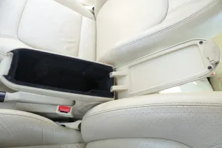 VW New Beetle 9C Mittelarmlehne Armlehne original mitte creme beige Leder besch - Bild 2