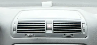 Skoda Octavia 1Z Mittelkonsole Verkleidung Lüftungsdüse Klappe Abdeckung mitte - Bild 1