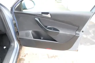 VW Passat 3C Variant 1x Türverkleidung Verkleidung Tür vorne rechts schwarz - Bild 1