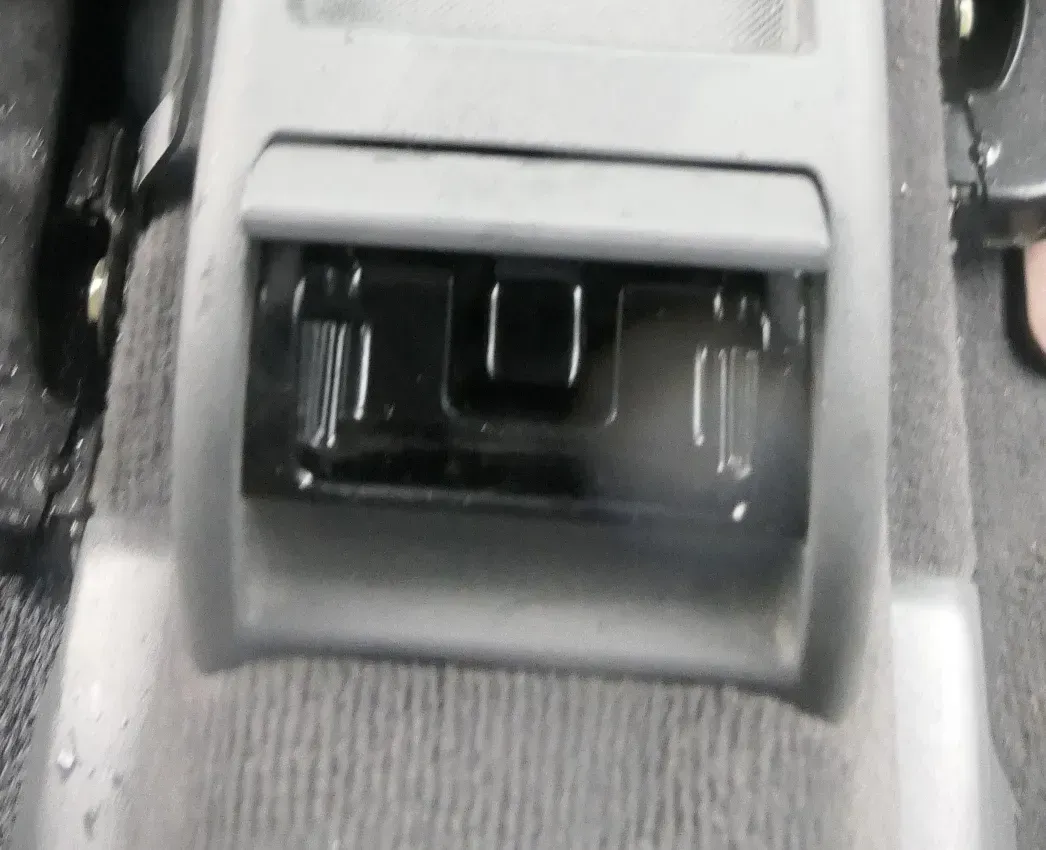Audi A3 8L Aschenbecher Zigarettenanzünder hinten (bis ca.2000) - Bild 1