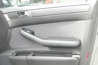 Audi A6 4B Türverkleidung Verkleidung Tür vorne +hinten links rechts soul schwar - Bild 2