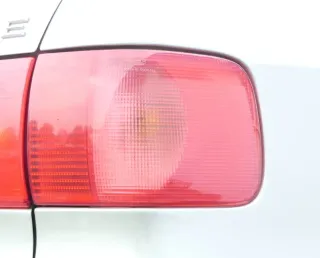 Audi 80 Limousine hinten rechts außen Rückleuchte original - Bild 1