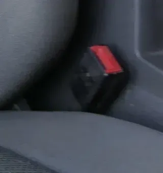 VW Amarok 2H Gurtschloß Schloß Gurt 2H0857878L vorne rechts Beifahrersitz Sitz - Bild 1