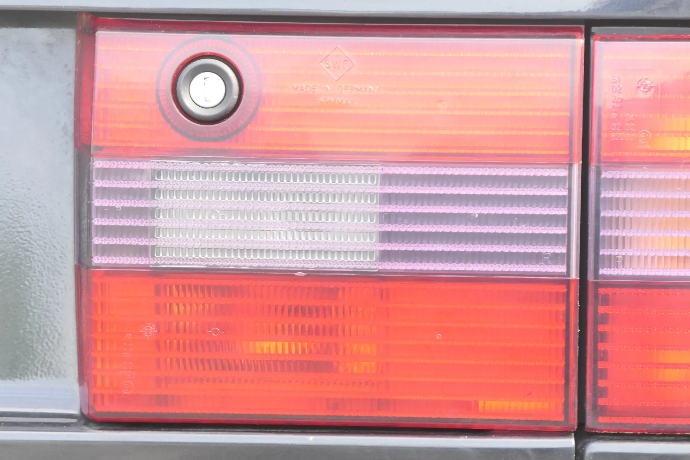 VW Passat 3A 35i Kombi Rücklicht hinten rechts innen Rückleuchte 3A9945108C - Bild 1