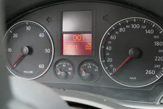 VW Golf 5 1K 5M Plus Tacho Kombiinstrument 1K0920850F /L 1.9 TDI 329.000 km - Bild 1