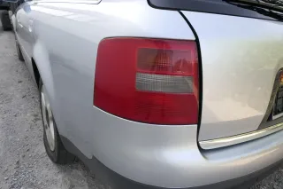 A6 4B Kombi Avant Rücklicht hinten links Heckleuchte 4B9945095D Lampenträger - Bild 1