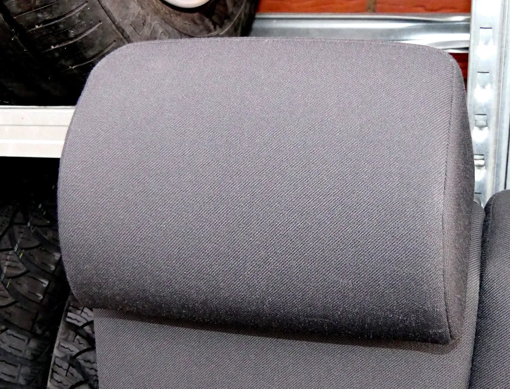 VW Golf Plus  Kopfstützen Kopfstütze hinten in der Mitte mittig anthrazit dunkel - Bild 1
