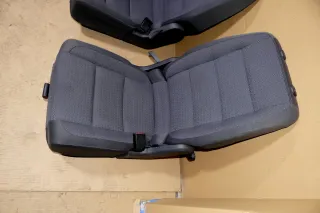 VW Touran Sitz hinten rechts (hinterm Beifahrersitz) Rücksitz anthrazit - 109565 - Bild 1