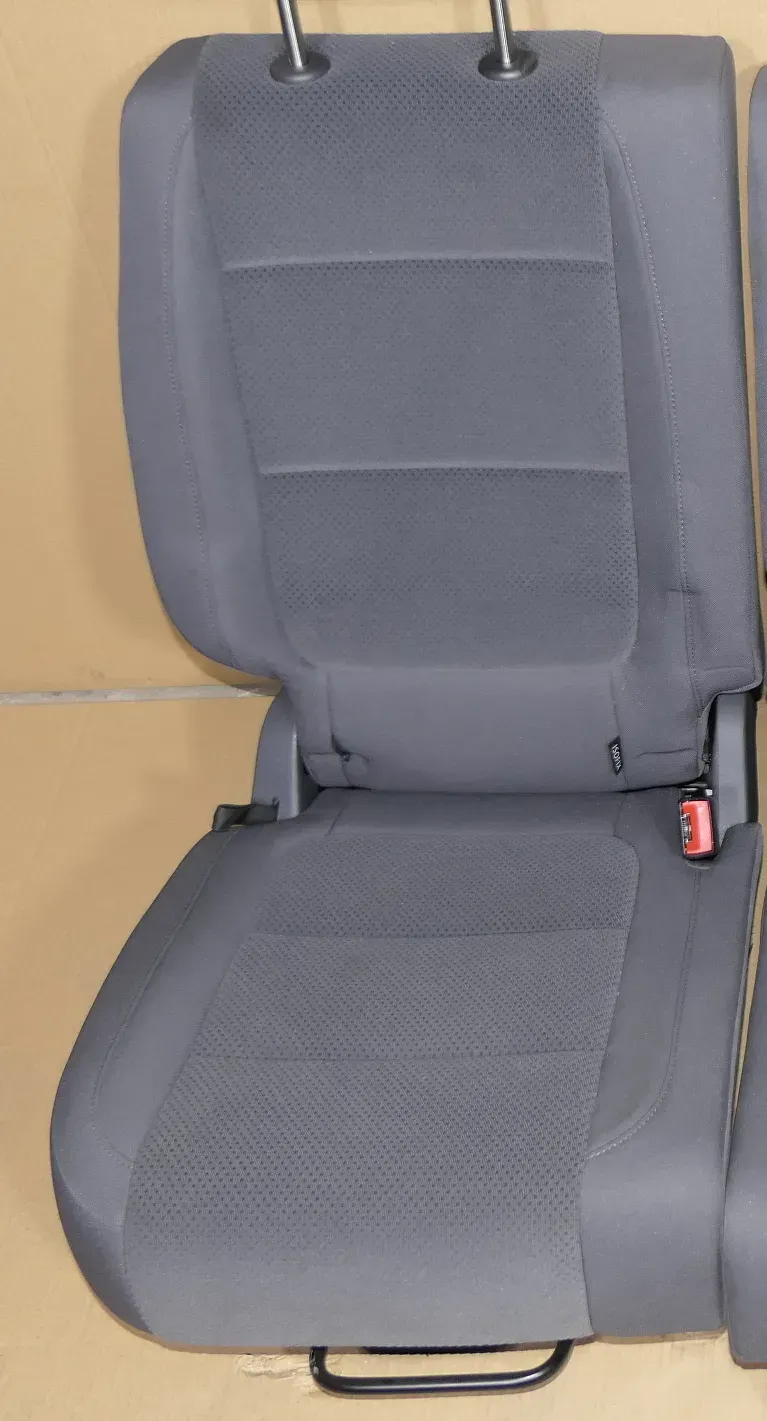 VW Golf 5M Plus Sitz Sitze Rückbank Rücksitzbank Lehne hinten rechts - Bild 1