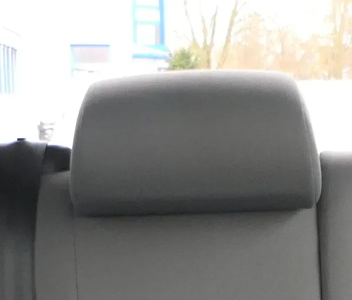 Seat Ibiza 6L Kopfstütze hinten in der Mitte mittig grau  BB9 - Bild 1