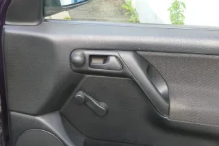VW Golf 3 1H 4/5-Türer Türverkleidung Verkleidung Tür vorne rechts schwarz - Bild 2