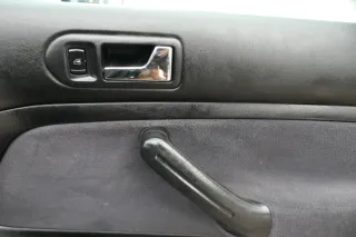 1x Golf 4 Bora Türverkleidung Verkleidung Tür vorne rechts 4/5-Türer Griff schwa - Bild 3