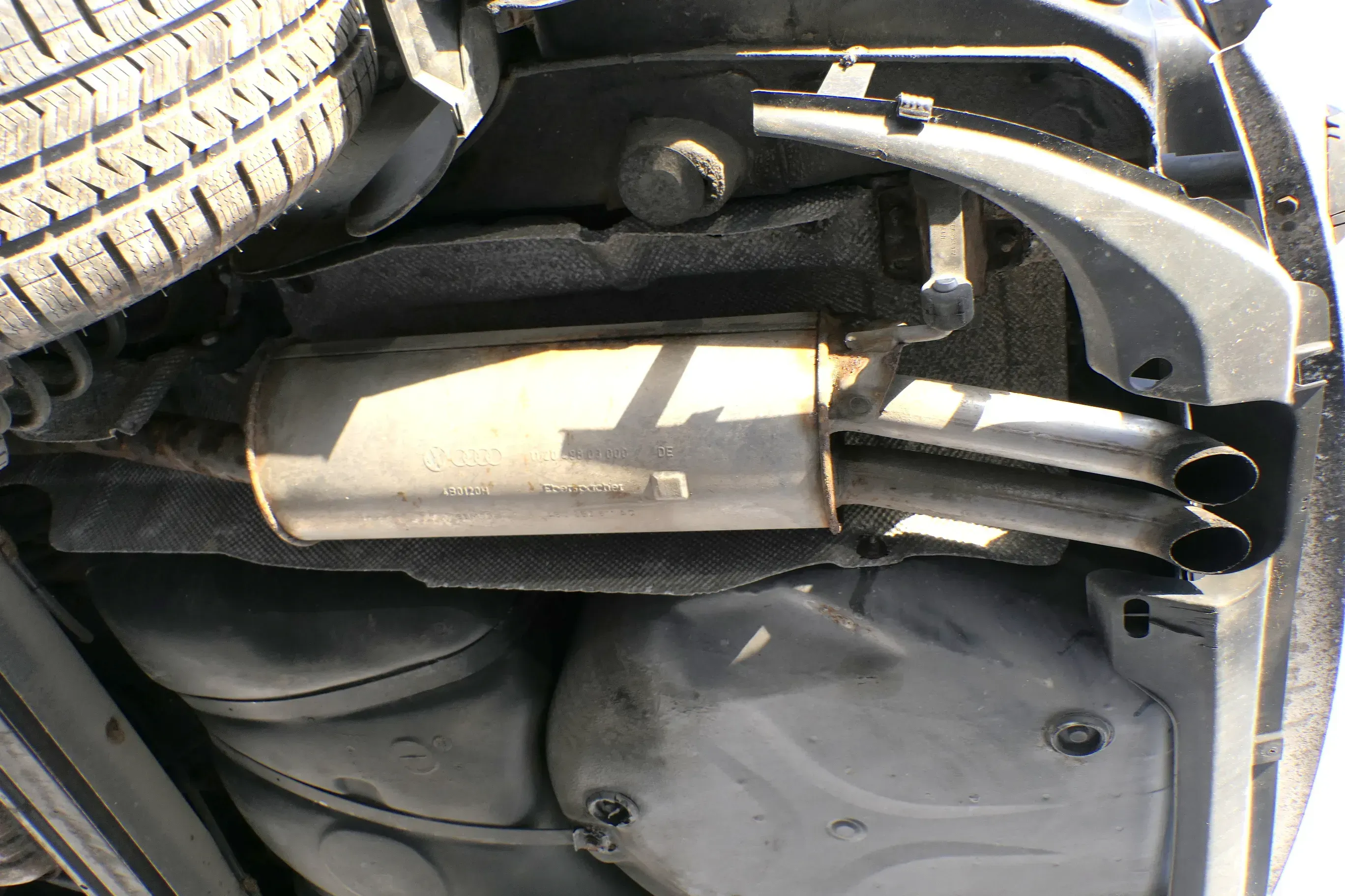 Audi A6 4B Auspuff Endschalldämpfer hinten 2,5 TDI 4B0253609E - Bild 1