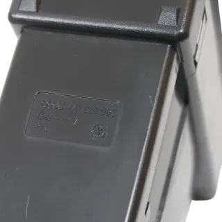 Audi A6 4A Lüftungsdüse Düse Lüftung vorne rechts Armaturenbrett 4A1820902 - Bild 4