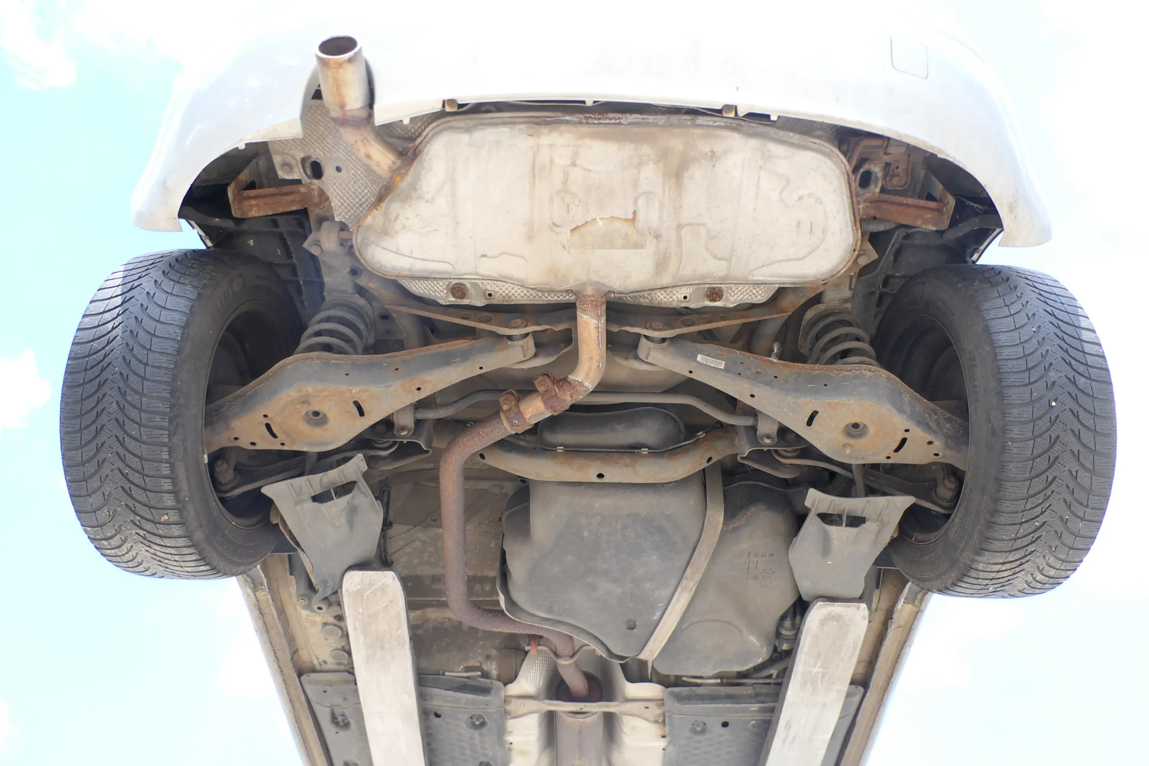 Audi A3 8P Auspuff Endschalldämpfer hinten 1,6  Motor BSE BSF Mittelschalldämpfe - Bild 1