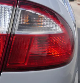Seat Leon 1M6 Rücklicht hinten rechts außen Rückleuchte Heckleuchte Lampenträger - Bild 1