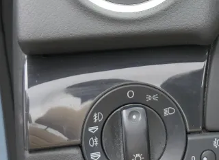 A4 8H Cabrio vorne Dekor Leisten Abdeckung um Lichtschalter soul schwarz - Bild 2