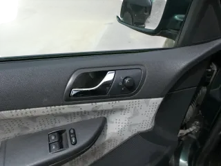 1x Fabia 6Y Kombi Türverkleidung Verkleidung Tür vorne links schwarz anthrazit - Bild 5