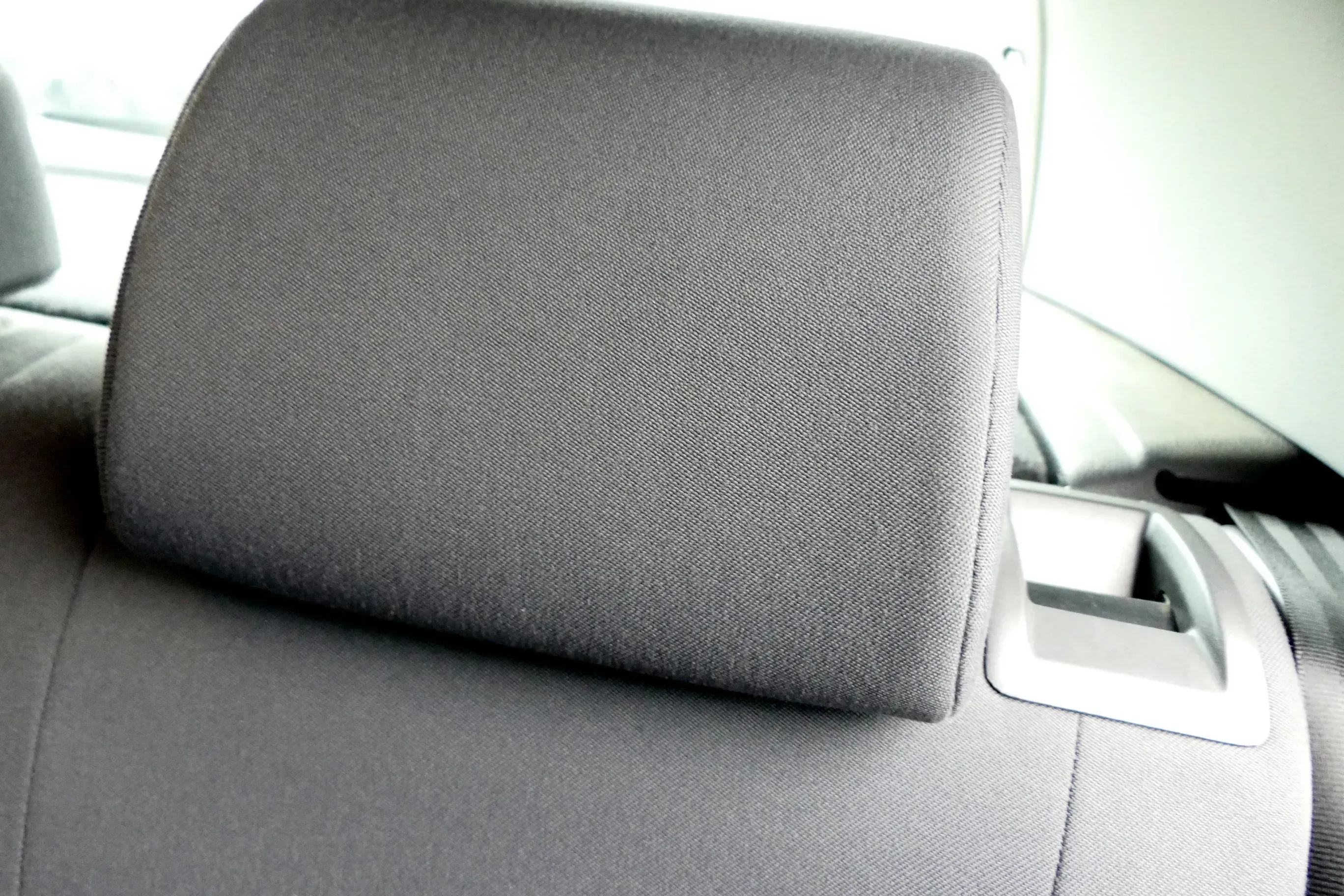 VW Golf 5 V Kopfstützen Kopfstütze hinten rechts oder links anthrazit dunkel - Bild 1