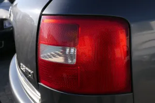 Audi A6 4B Kombi Avant Rücklicht hinten rechts Heckleuchte 4B9945096F Facelift - Bild 2