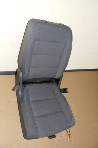 VW Touran Sitz hinten rechts (hinter Beifahrersitz) Rücksitz anthrazit - Isofix - Bild 1