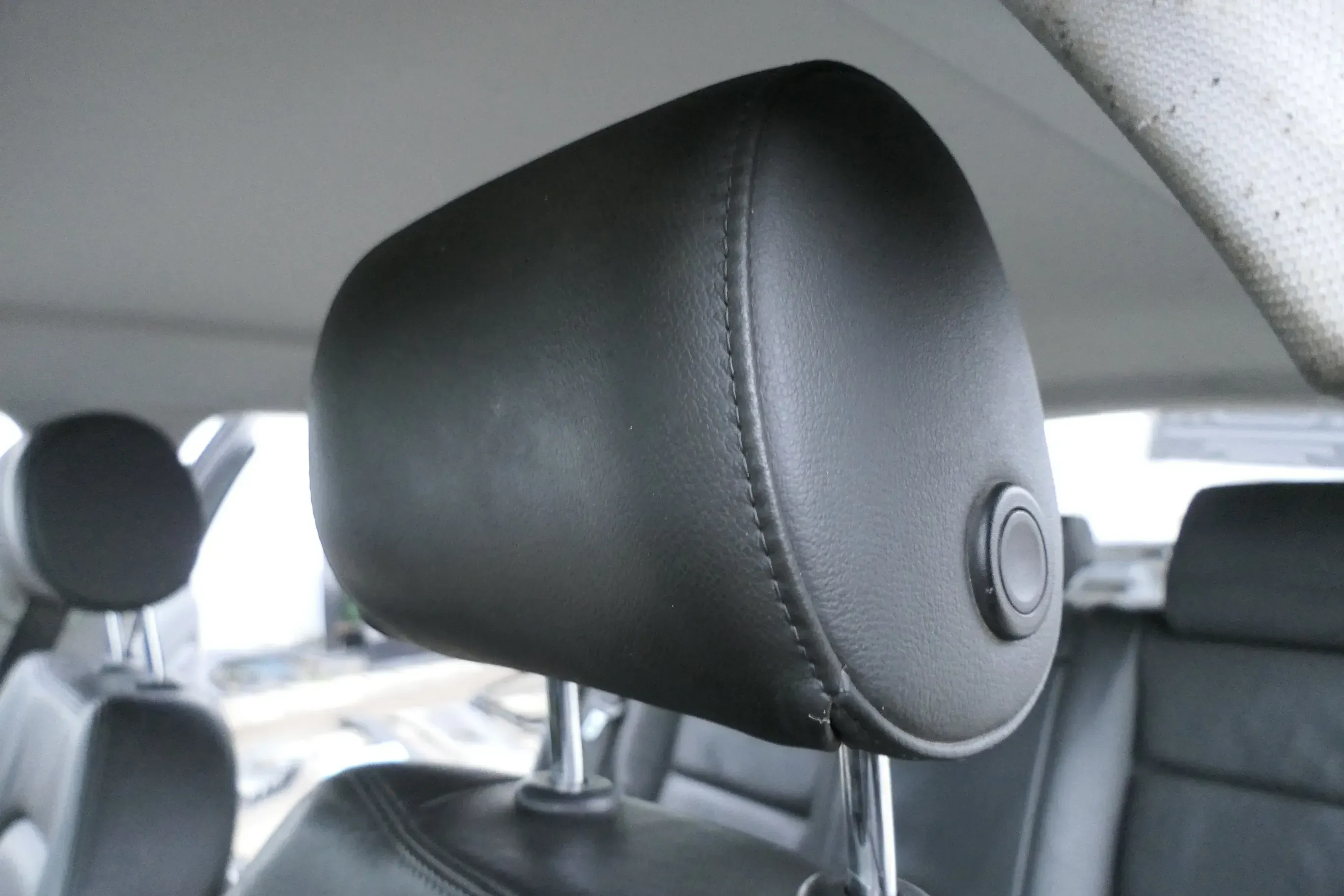 Audi A6 4F C6 Kopfstütze vorne links Kopfstützen Leder schwarz soul Milano - Bild 1