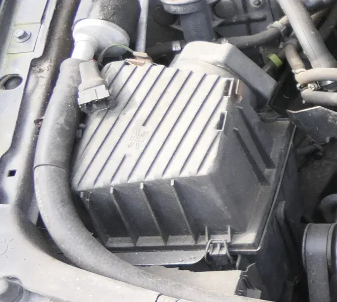 VW Passat 3A 35i Luftfilterkasten Deckel Luftfilter 1,6 74kw 3A0129607BA AFT AKS - Bild 1