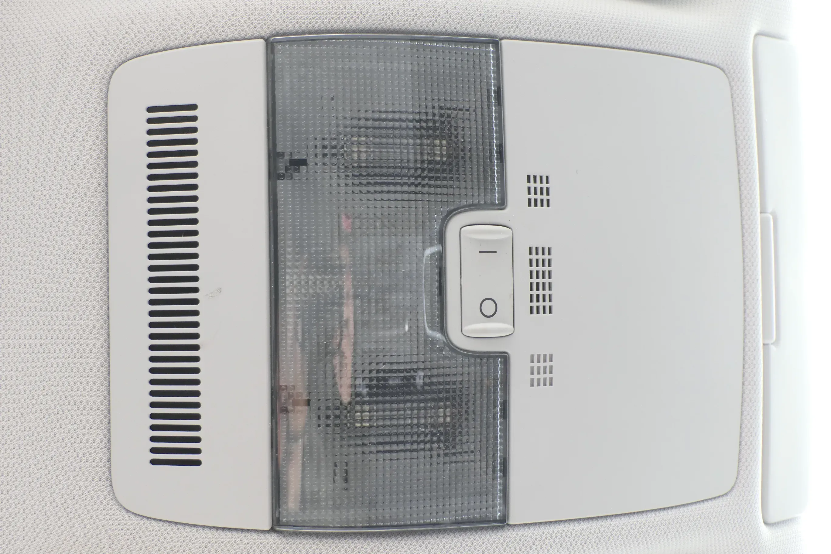 Audi A4 8E 8P Schalter Innenleuchte Leuchte Lampe Leseleuchte 8E0947135E silber - Bild 1