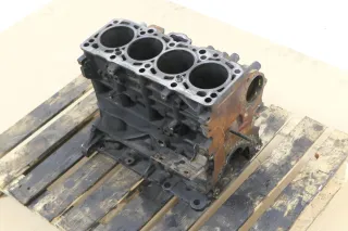 VW Passat 3C Motorblock Motor 2,0 TDI 103kw BMP 140PS NUR BLOCK - Bild 4