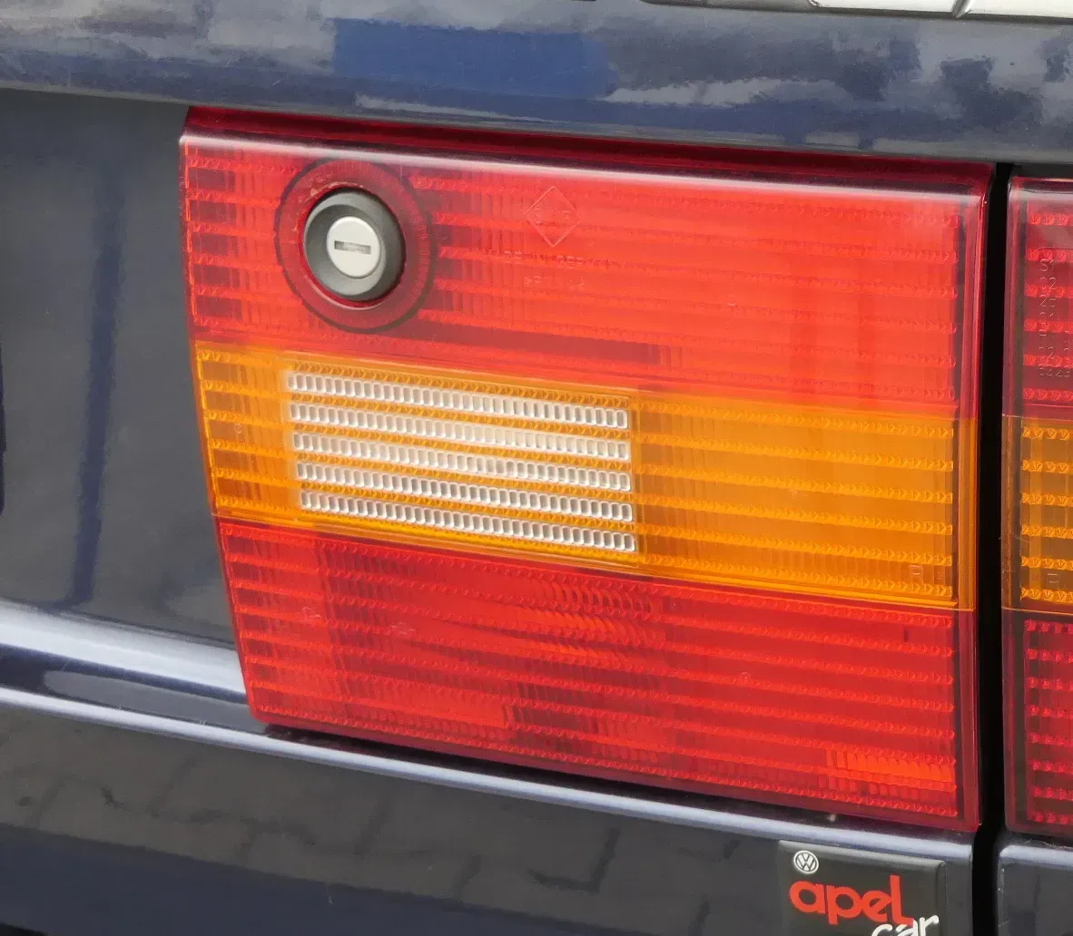 VW Passat 3A 35i Kombi Rücklicht hinten rechts innen Rückleuchte 3A9945108A - Bild 1