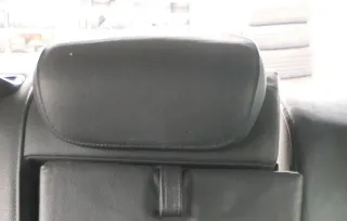 Audi A4 B8 8K Kopfstütze hinten in der Mitte schwarz Leder Milano - Bild 1